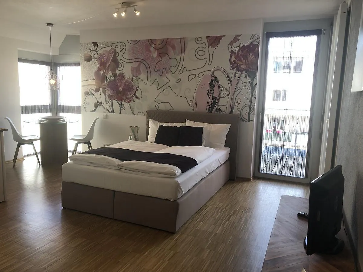 Sunny Apartment Munich 0*,
